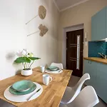 Oktogon Design Apartament *