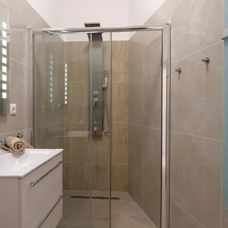 Oktogon Design Apartamento Budapeste